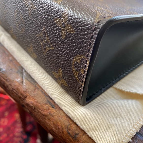 Louis Vuitton Poche Toilette NM - Picture 7 of 10